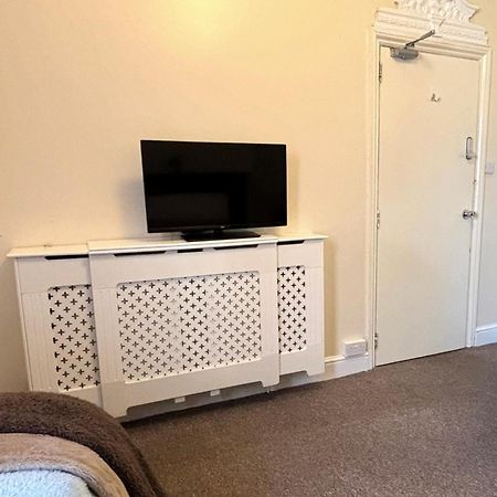 Shirley House 1, Guest House, Self Catering, Self Check In With Smart Locks, Use Of Fully Equipped Kitchen, Walking Distance To Southampton Central, Excellent Transport Links, Ideal For Longer Stays Kültér fotó