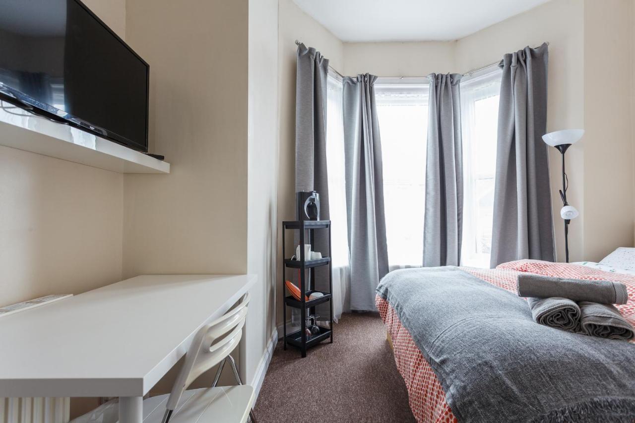 Shirley House 1, Guest House, Self Catering, Self Check In With Smart Locks, Use Of Fully Equipped Kitchen, Walking Distance To Southampton Central, Excellent Transport Links, Ideal For Longer Stays Kültér fotó