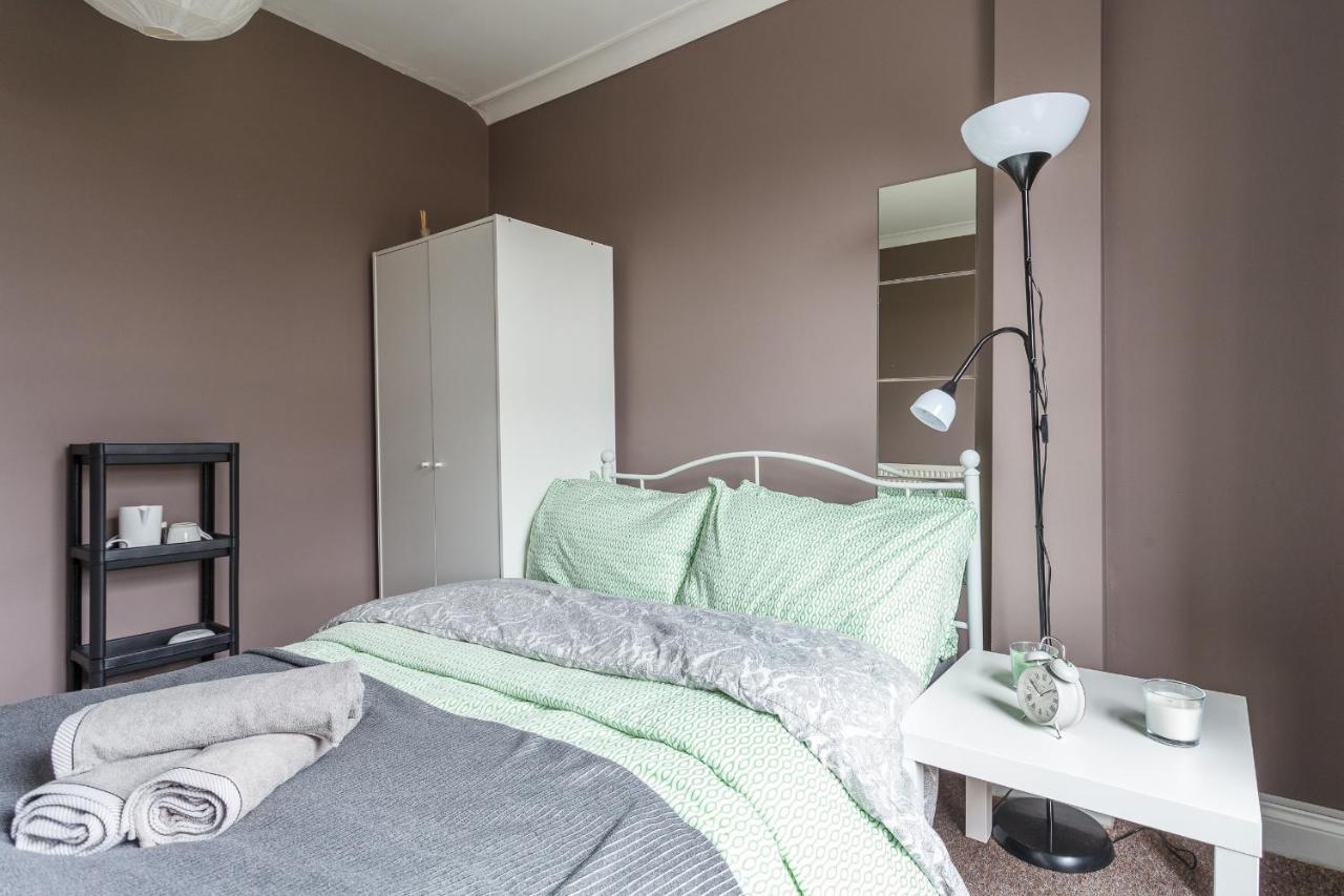 Shirley House 1, Guest House, Self Catering, Self Check In With Smart Locks, Use Of Fully Equipped Kitchen, Walking Distance To Southampton Central, Excellent Transport Links, Ideal For Longer Stays Kültér fotó