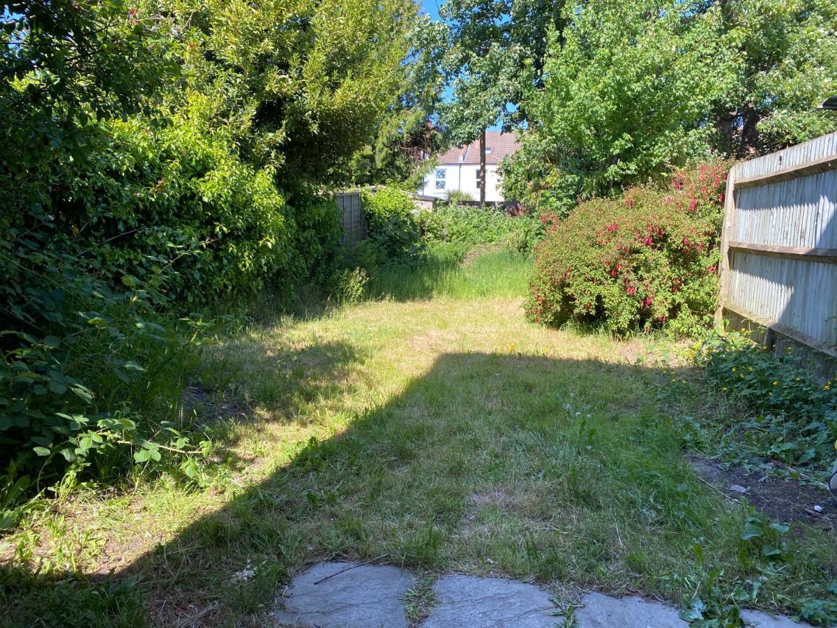 Shirley House 1, Guest House, Self Catering, Self Check In With Smart Locks, Use Of Fully Equipped Kitchen, Walking Distance To Southampton Central, Excellent Transport Links, Ideal For Longer Stays Kültér fotó