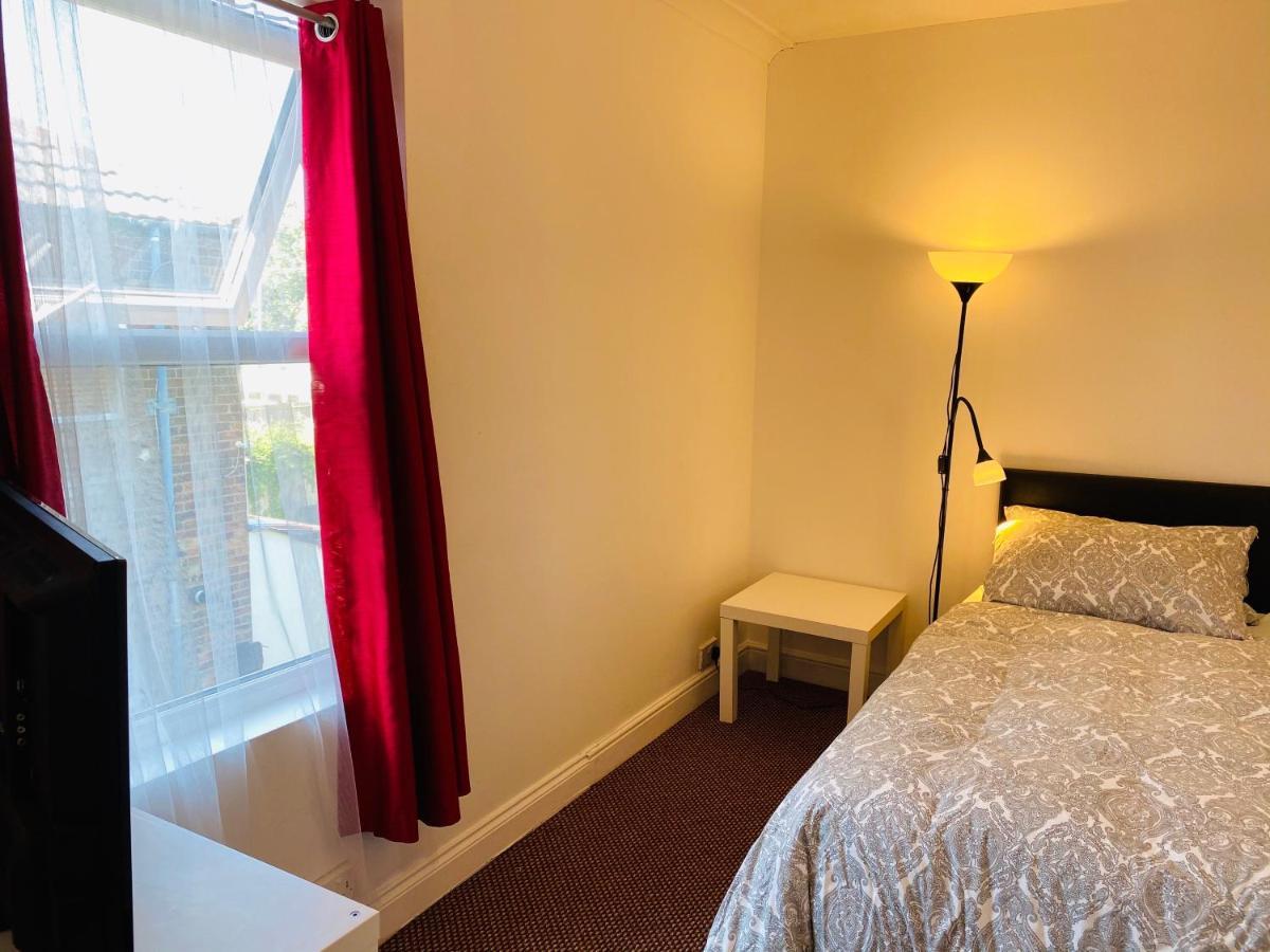 Shirley House 1, Guest House, Self Catering, Self Check In With Smart Locks, Use Of Fully Equipped Kitchen, Walking Distance To Southampton Central, Excellent Transport Links, Ideal For Longer Stays Kültér fotó