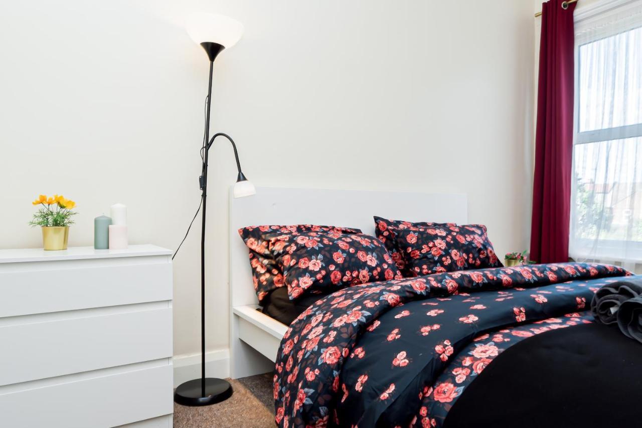 Shirley House 1, Guest House, Self Catering, Self Check In With Smart Locks, Use Of Fully Equipped Kitchen, Walking Distance To Southampton Central, Excellent Transport Links, Ideal For Longer Stays Kültér fotó
