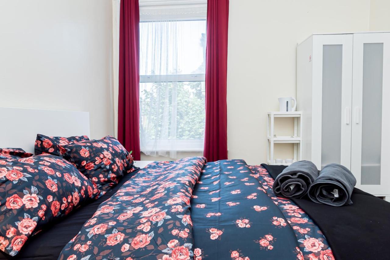 Shirley House 1, Guest House, Self Catering, Self Check In With Smart Locks, Use Of Fully Equipped Kitchen, Walking Distance To Southampton Central, Excellent Transport Links, Ideal For Longer Stays Kültér fotó