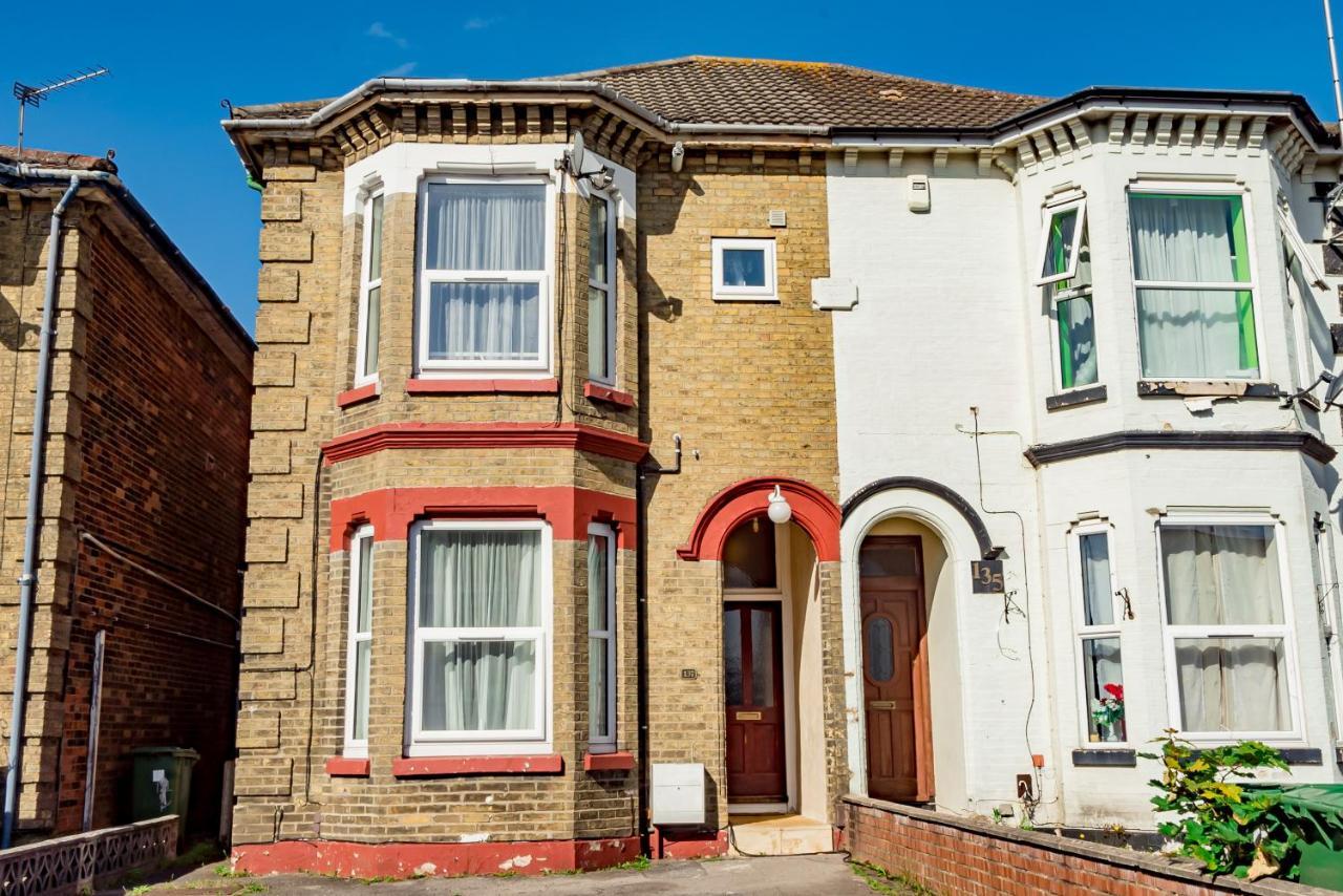 Shirley House 1, Guest House, Self Catering, Self Check In With Smart Locks, Use Of Fully Equipped Kitchen, Walking Distance To Southampton Central, Excellent Transport Links, Ideal For Longer Stays Kültér fotó
