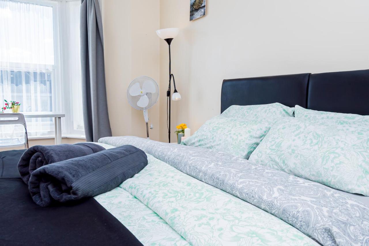 Shirley House 1, Guest House, Self Catering, Self Check In With Smart Locks, Use Of Fully Equipped Kitchen, Walking Distance To Southampton Central, Excellent Transport Links, Ideal For Longer Stays Kültér fotó