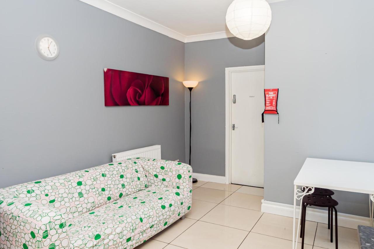 Shirley House 1, Guest House, Self Catering, Self Check In With Smart Locks, Use Of Fully Equipped Kitchen, Walking Distance To Southampton Central, Excellent Transport Links, Ideal For Longer Stays Kültér fotó