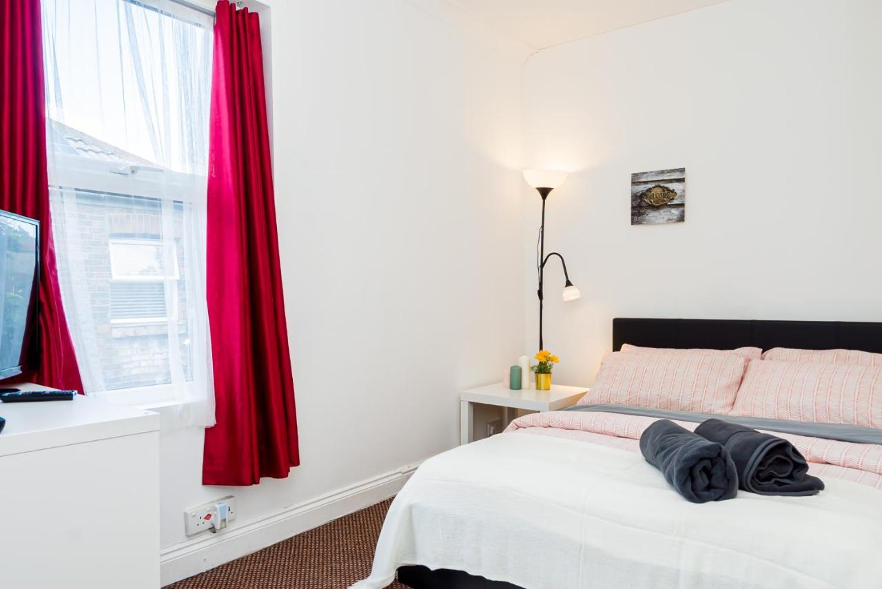 Shirley House 1, Guest House, Self Catering, Self Check In With Smart Locks, Use Of Fully Equipped Kitchen, Walking Distance To Southampton Central, Excellent Transport Links, Ideal For Longer Stays Kültér fotó