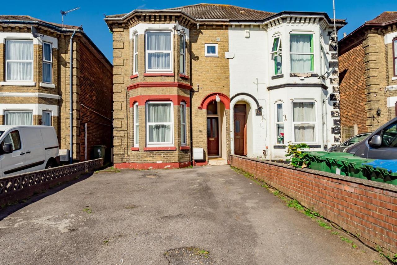 Shirley House 1, Guest House, Self Catering, Self Check In With Smart Locks, Use Of Fully Equipped Kitchen, Walking Distance To Southampton Central, Excellent Transport Links, Ideal For Longer Stays Kültér fotó