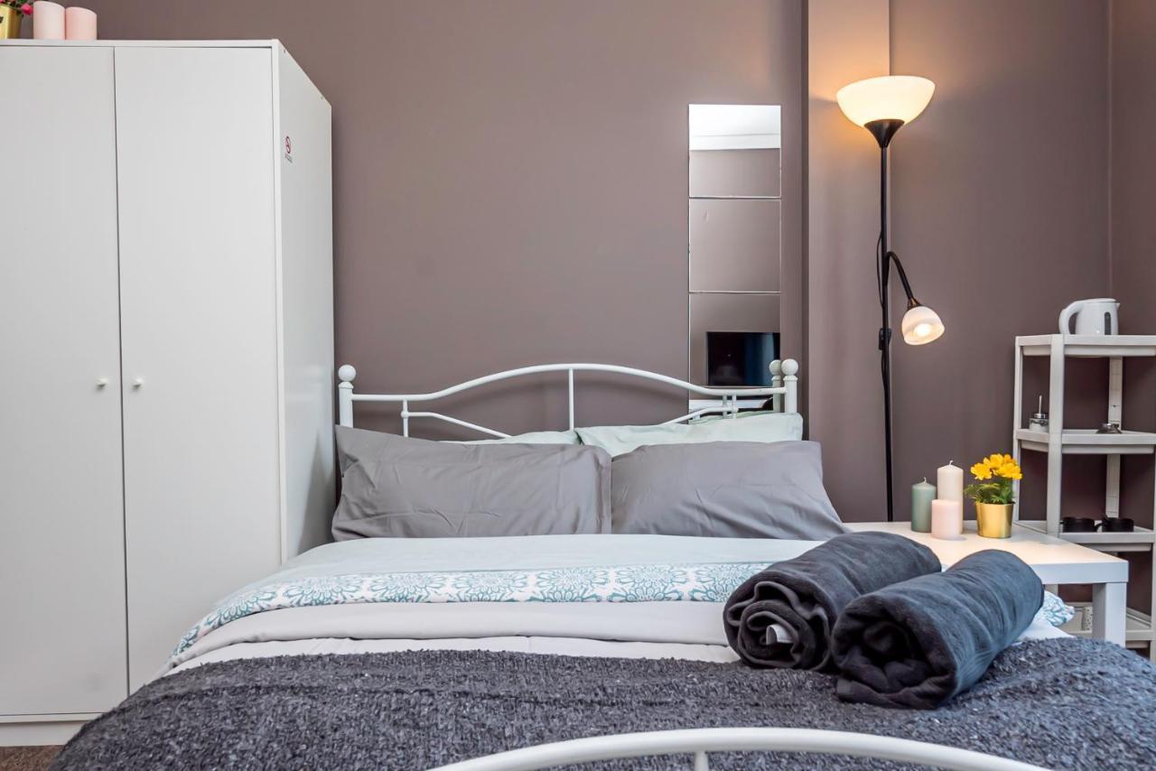 Shirley House 1, Guest House, Self Catering, Self Check In With Smart Locks, Use Of Fully Equipped Kitchen, Walking Distance To Southampton Central, Excellent Transport Links, Ideal For Longer Stays Kültér fotó
