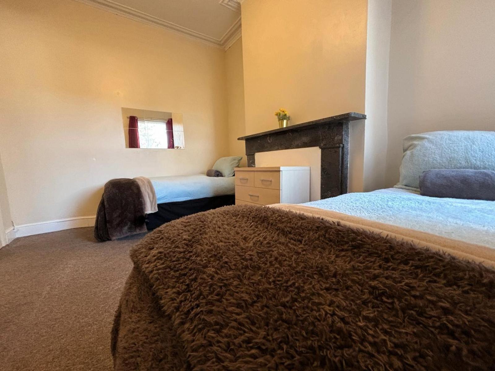 Shirley House 1, Guest House, Self Catering, Self Check In With Smart Locks, Use Of Fully Equipped Kitchen, Walking Distance To Southampton Central, Excellent Transport Links, Ideal For Longer Stays Kültér fotó