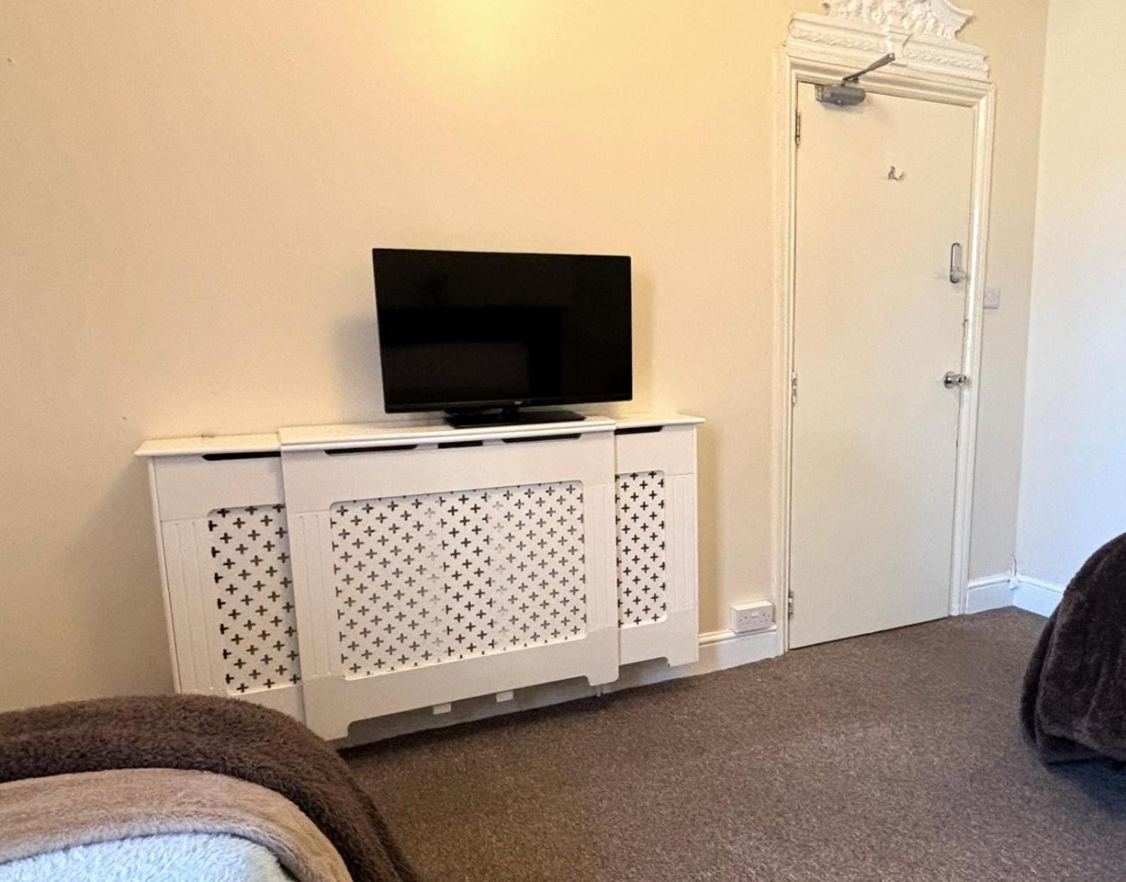 Shirley House 1, Guest House, Self Catering, Self Check In With Smart Locks, Use Of Fully Equipped Kitchen, Walking Distance To Southampton Central, Excellent Transport Links, Ideal For Longer Stays Kültér fotó