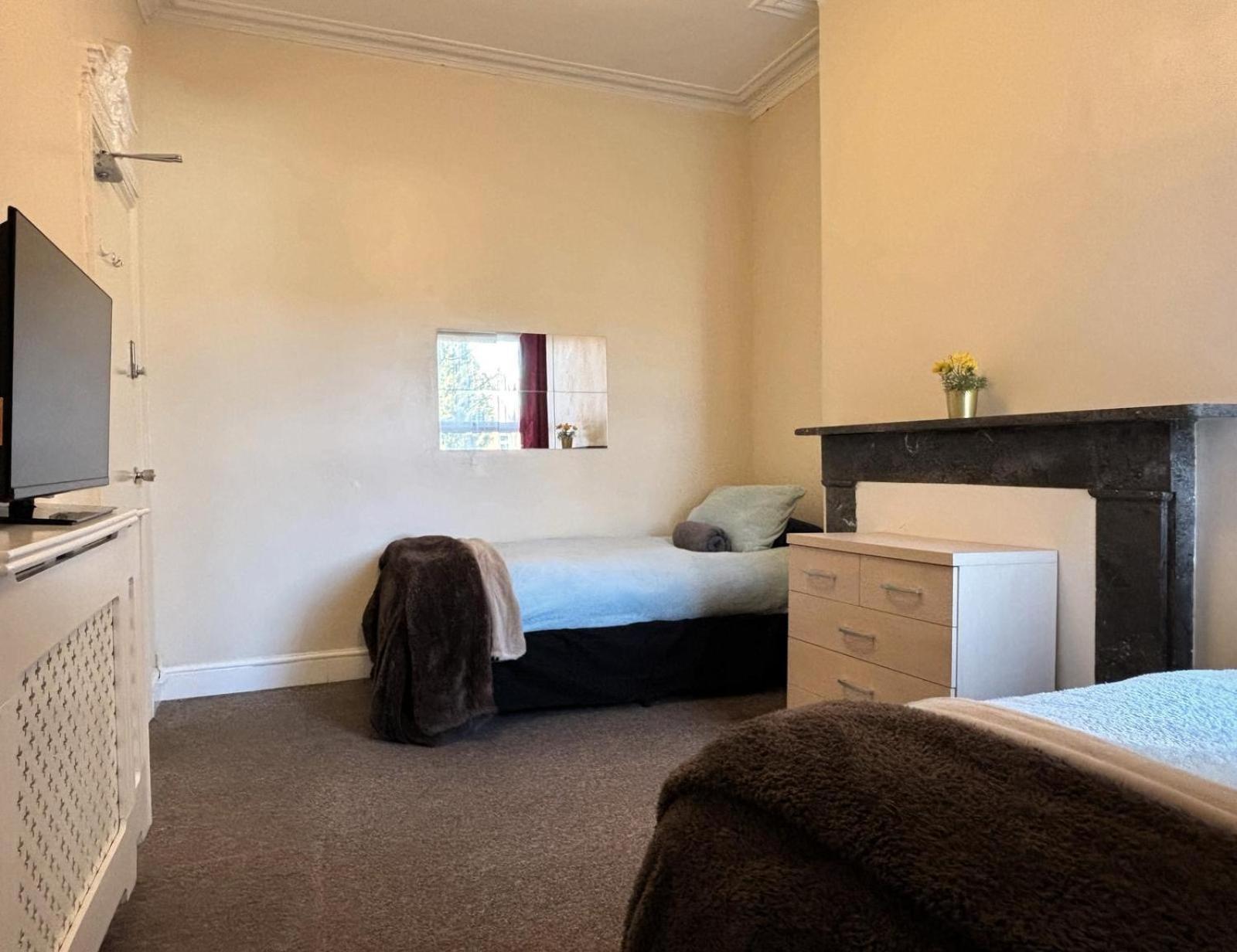 Shirley House 1, Guest House, Self Catering, Self Check In With Smart Locks, Use Of Fully Equipped Kitchen, Walking Distance To Southampton Central, Excellent Transport Links, Ideal For Longer Stays Kültér fotó